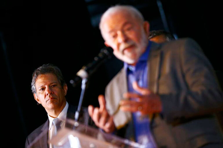 Lula confirma Haddad no ministério da Fazenda e mais quatro ministros