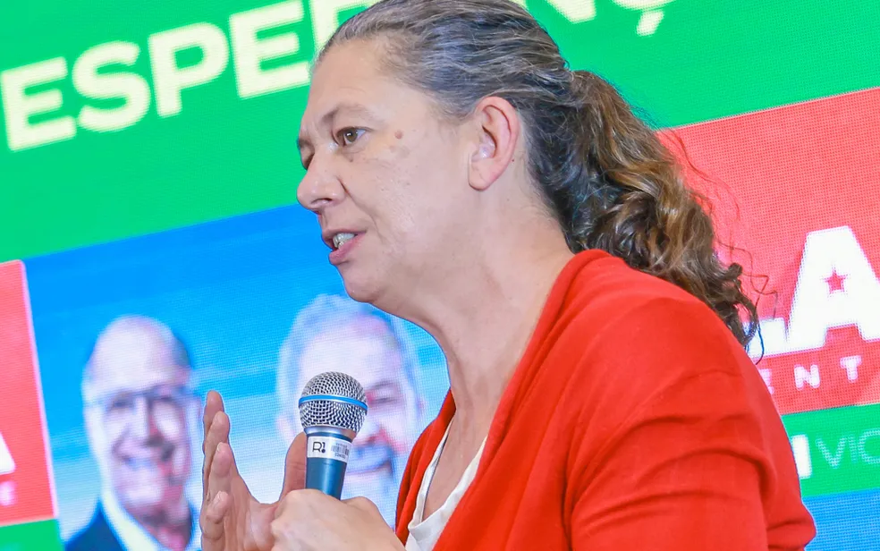 A ex-jogadora de vôlei Ana Moser foi escolhida pelo presidente eleito, Luiz Inácio Lula da Silva (PT), para comandar o Ministério do Esporte.