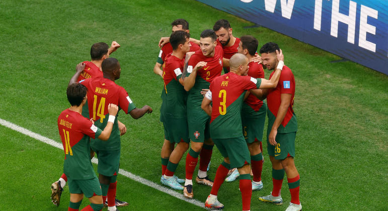 Substituto de Cristiano Ronaldo faz hat-trick e Portugal avança