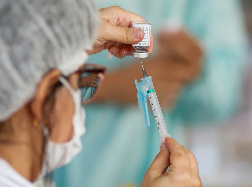 Uma pesquisa mostrou que quase 90% dos brasileiros acreditam que as vacinas são instrumentos importantes para proteger a saúde pública.