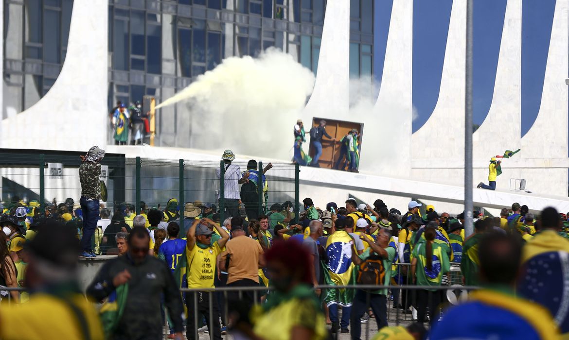 Supremo Tribunal decide manter prisões de 140 golpistas