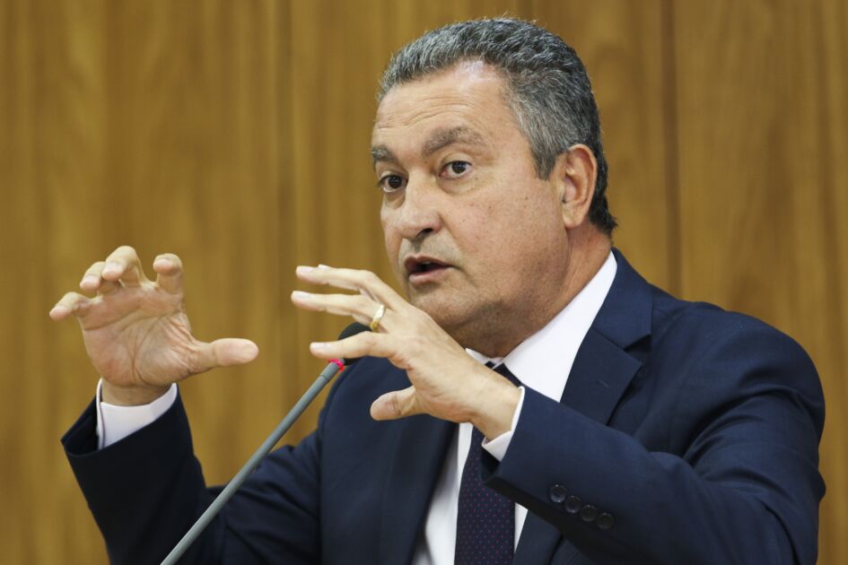 O ministro da Casa Civil, Rui Costa, disse nesta 6ª feira (6.jan.2023) não haver “nada relevante” nas informações sobre ligações da ministra