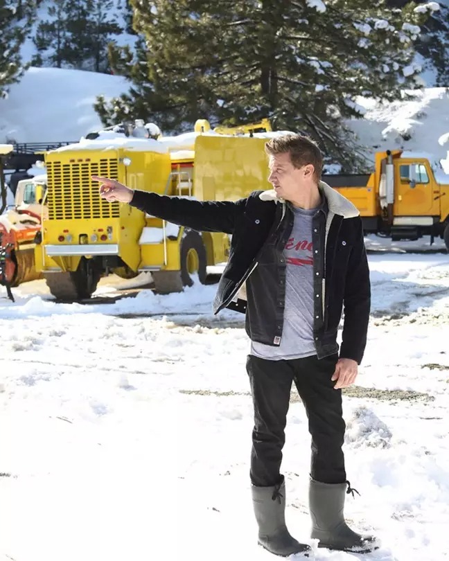 O ator que interpreta o Gavião Arqueiro sofreu acidente em Nevada. Jeremy Renner, conhecido por interpretar o Gavião Arqueiro nos filmes