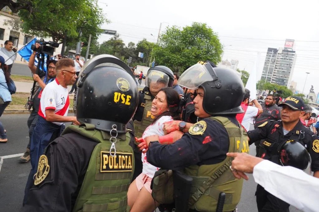 Pelo menos 17 pessoas foram mortas em confrontos com a polícia no sul do Peru, informou o escritório de direitos humanos do país