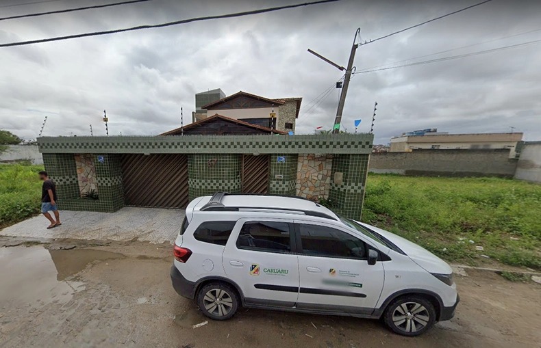 Quatro adolescentes morreram em um incêndio registrado no Centro da Criança e do Adolescente de Caruaru, no Agreste de Pernambuco, nesta