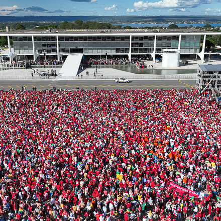 Um mar vermelho tomou conta da esplanada dos ministérios onde ocorreram as festividades e cerimônias da posse do presidente Luiz Inácio Lula