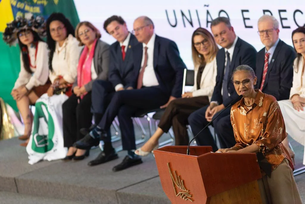 Quinze anos depois de ter deixado a pasta do ministério do Meio Ambiente no governo Lula, Marina Silva (Rede-SP) volta a assumir a pasta