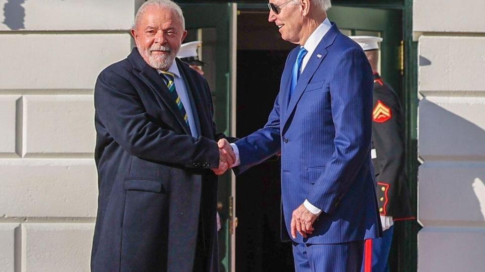 No EUA Lula e Biden defende democracia e propõem impacto ambiental em um clima amistoso. O encontro entre os presidentes do Brasil, Luiz
