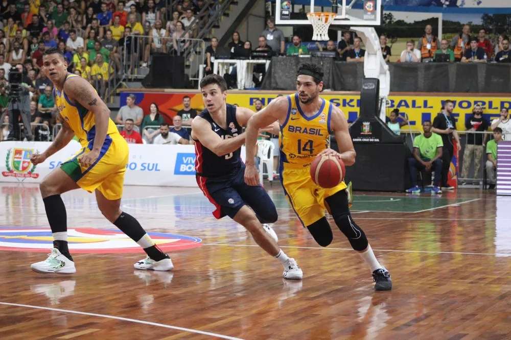 Brasil vence Estados Unidos e conquista vaga no Mundial de basquete 2023. A seleção brasileira carimbou a tão sonhada vaga para