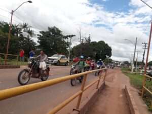 Aterro de ponte do rio Tailândia cede e causa enorme Trânsito; Ponte sobre o Rio Tailândia, no nordeste do Pará afundou e causou transito