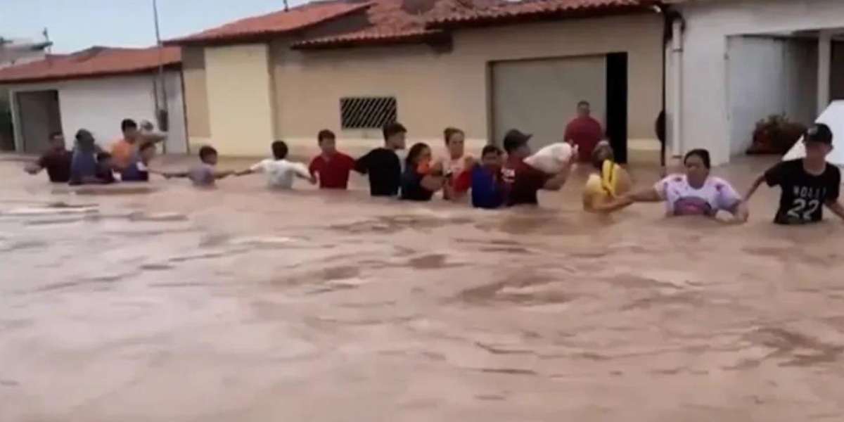 Temporal provoca mortes e deixa famílias desabrigadas no Maranhão Subiu para 33 o número de municípios maranhenses