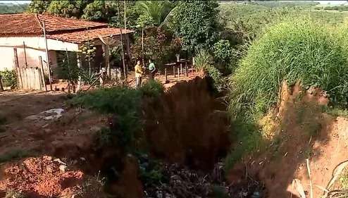Saiba qual a cidade do Maranhão que pode "sumir" após surgimento de cratera; A população da cidade vive em alerta por conta dos riscos