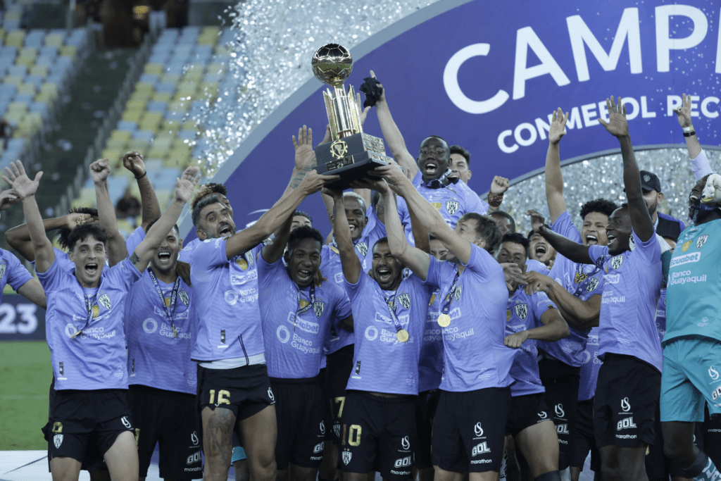 Del Valle bate o Flamengo nos pênaltis e vence a Recopa Sul-Americana no Maracanã lotado. O Flamengo perdeu o título da Recopa Sul-Americana