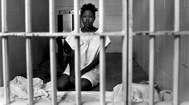 Mulheres no sistema carcerário: jovens, pobres e negras Atualmente, o Brasil registra uma das maiores taxas de encarceramento do planeta.
