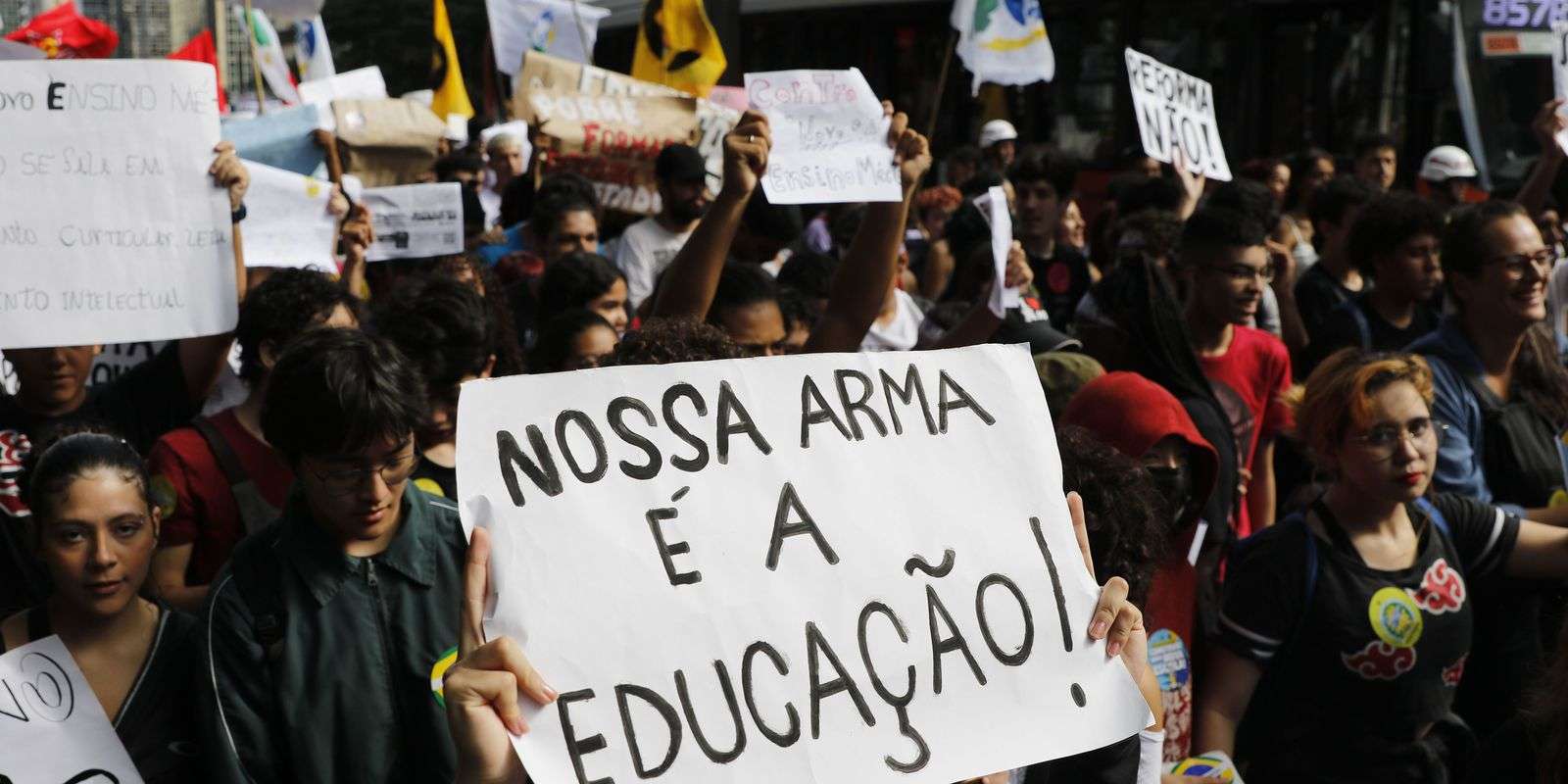 MEC suspende implementação do Novo Ensino Médio; O Ministério da Educação (MEC) publicou a portaria que suspende a implementação