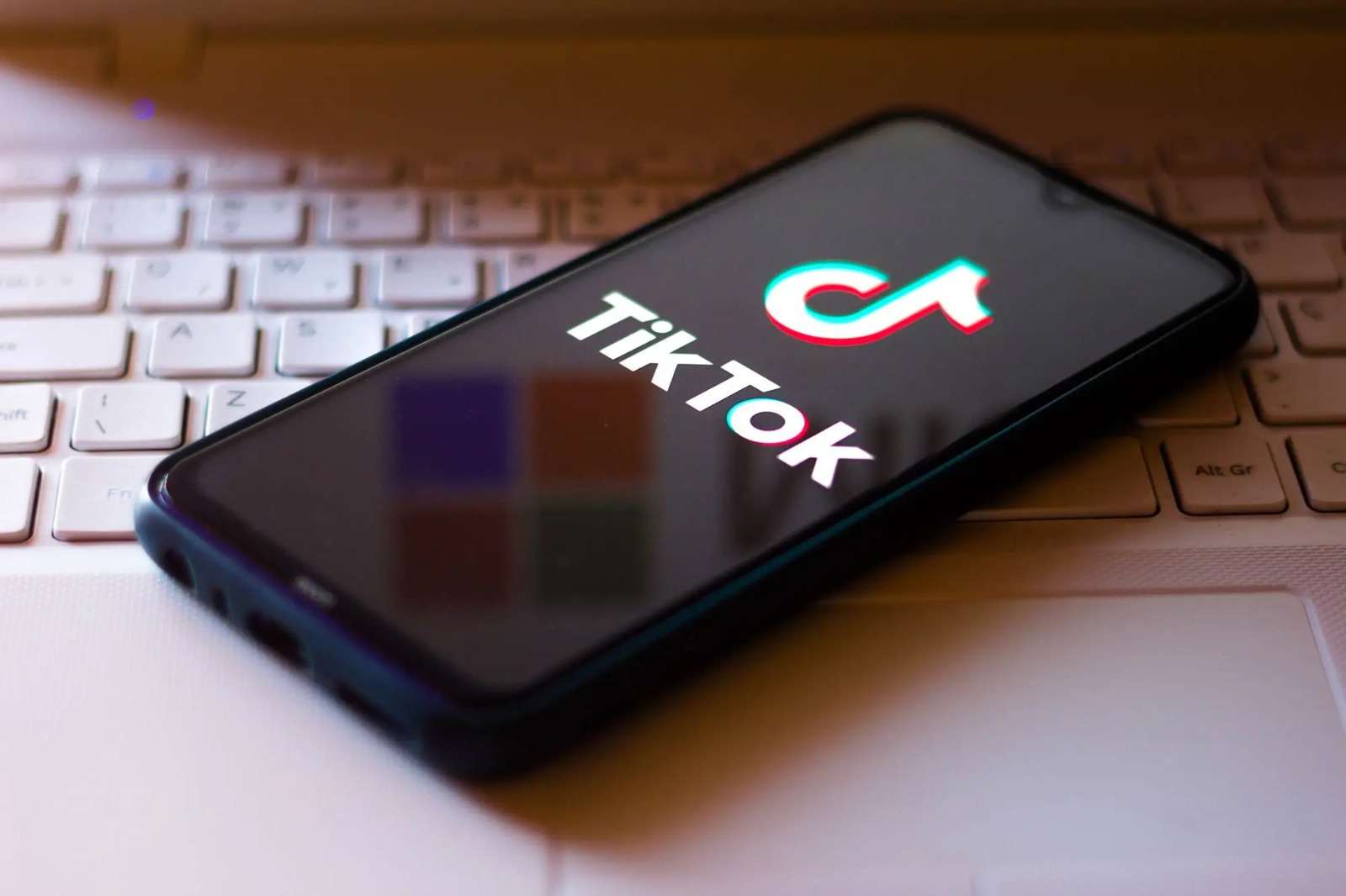 TikTok pode indenizar mais de três milhões de usuarios; Em Portugal, dois processos movidos contra o TikTok podem resultar em indenizações