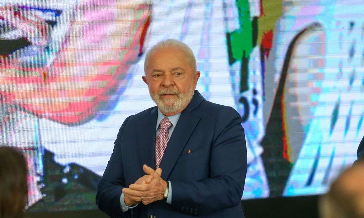 Lula visita Portugal para abrir portas no mercado europeu; Depois de quatro anos de um afastamento inédito entre Brasil e Portugal