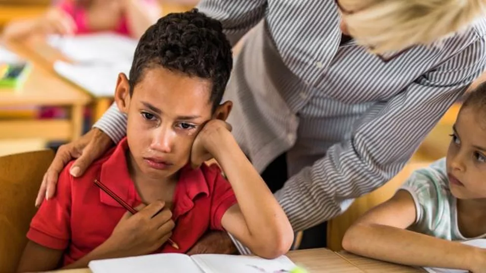 Violência em escolas afeta saúde mental e prejudica aprendizado A saúde mental das crianças e dos adolescentes nesse período de ameaças