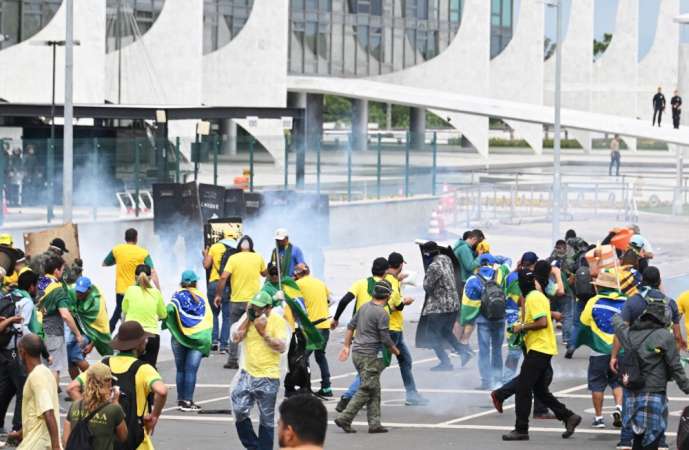 STF forma maioria para tornar réus mais 250 pelo 8 de janeiro Sexto voto pela abertura de ação penal saiu neste domingo, acompanhando posição