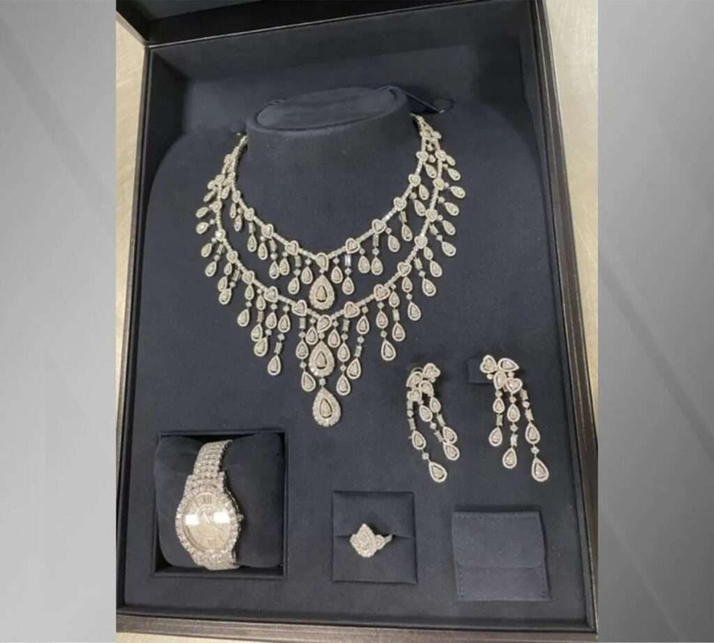 Caso joias: Ex-chefe do setor de presentes da Presidência tem celular apreendido. Marcelo da Silva Vieira, chefe do Gabinete de Documentação