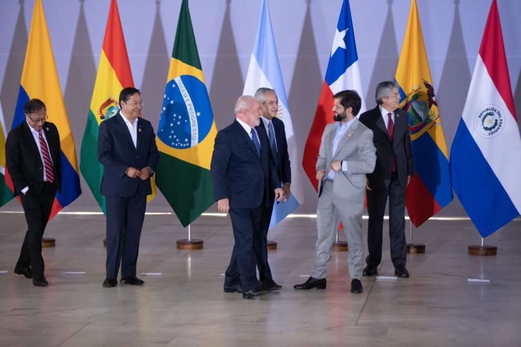 Encontro de presidentes sul-americanos é marcado por polêmica A questão da Venezuela eclipsou os esforços do presidente Luiz Inácio Lula