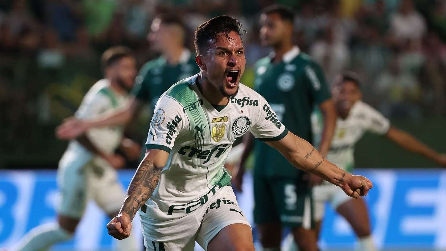 Palmeiras faz goleada no Goiás por 5 a 0 O Palmeiras venceu o Goiás na noite de hoje (7), por 5 a 0, na Serrinha, pela quarta rodada
