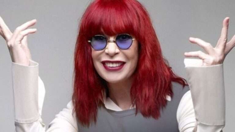 Morre Rita Lee, rainha do rock brasileiro, aos 75 anos Rita Lee, uma das maiores cantoras e compositoras da história da música brasileira,