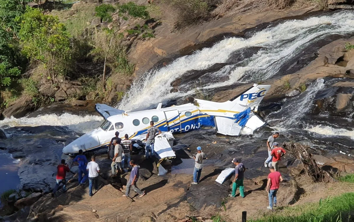 Avião de Marília Mendonça: FAB descarta falha humana e mecânica O relatório final do Centro de Investigação e Prevenção de Acidentes