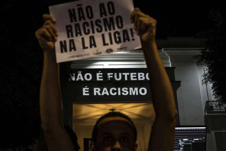 Racismo e impunidade tem pena prevista em até 5 anos Foi publicada no Diário Oficial da União desta quinta-feira (12) a sanção do presidente