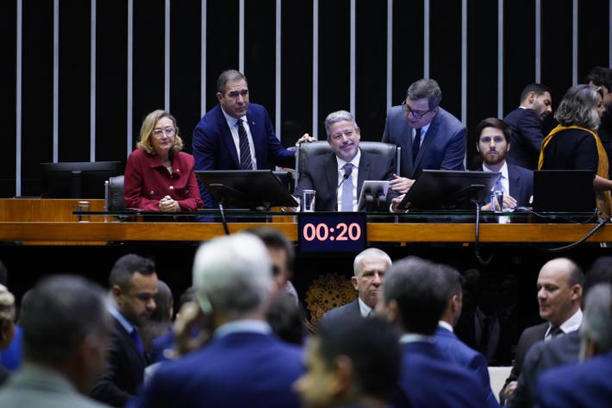 Câmara aprova ministérios de Lula um dia antes de MP caducar No limite da validade, a Câmara dos Deputados aprovou na noite desta quarta-feira