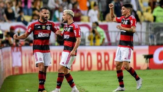 Arrascaeta e Gabigol marcam e Flamengo vence o Fluminense/ O Flamengo está nas quartas de final da Copa do Brasil! Depois do empate