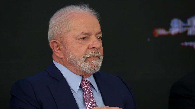 Politica: Lula defende fim da partidarização nas polícias O presidente Luiz Inácio Lula da Silva (PT) disse, nesta sexta-feira (21), que