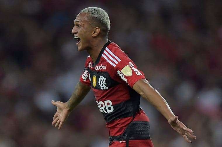 Flamengo vence Racing com gols de Crias do Ninho/ O Flamengo encaminhou o avanço na Libertadores ao vencer por 2 a 1 o Racing
