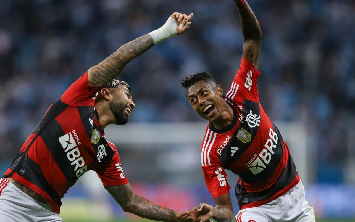 Copa do Brasil: Flamengo domina Grêmio na Arena e abre boa vantagem na semi O Flamengo dominou o Grêmio em Porto Alegre e conquistou uma boa