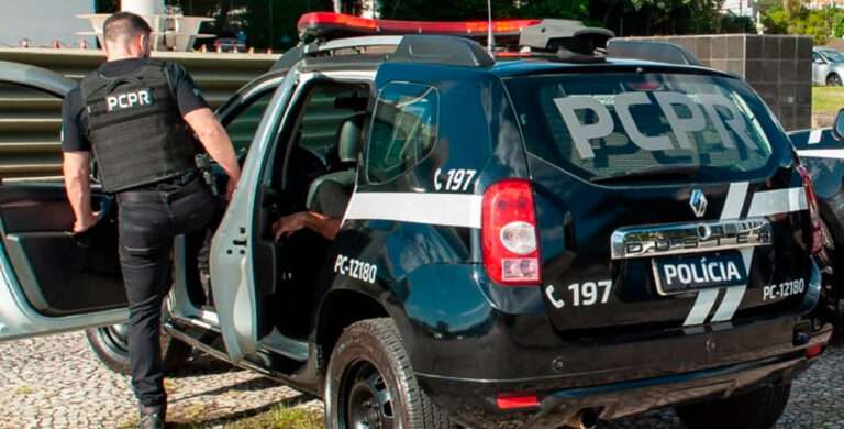 Mulher mata marido com facada no pescoço durante briga Um homem de 38 anos morreu após ser esfaqueado pela esposa, de 33 anos