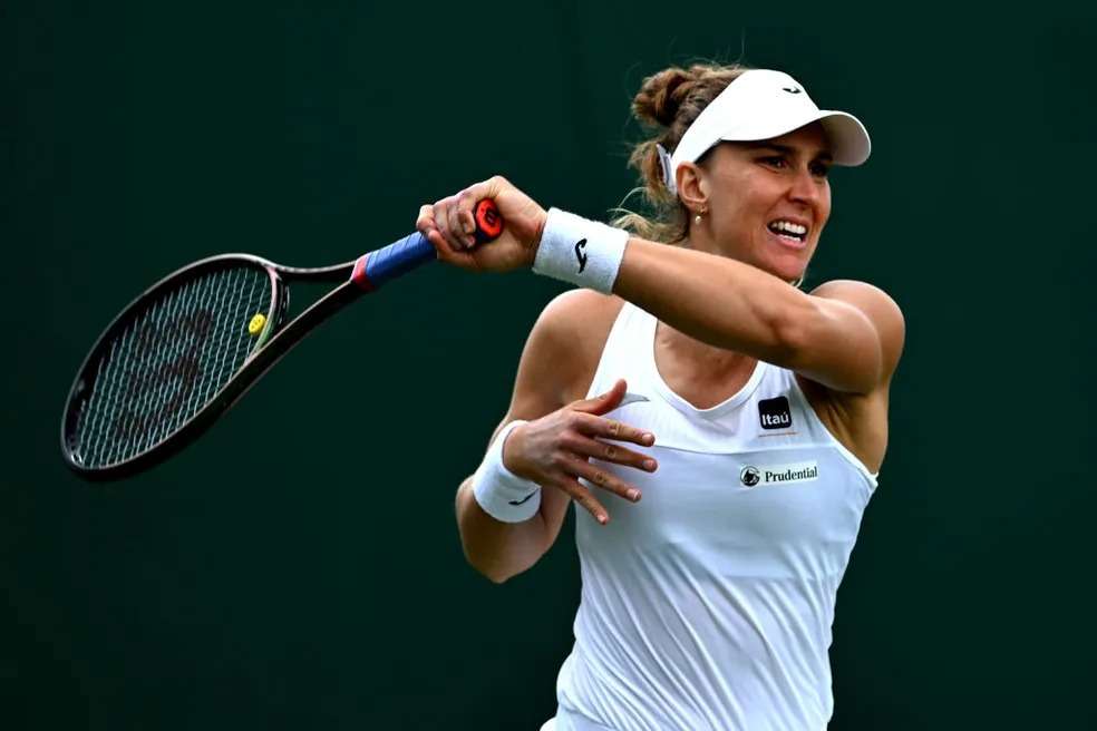 Bia Haddad vence romena e alcança marca em Wimbledon/ Beatriz Haddad Maia segue fazendo história. Nesta quinta-feira (6), ela virou para cima