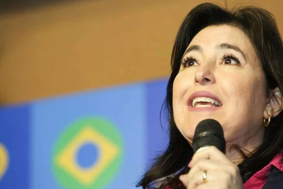Com juros de 13,75%, Brasil precisará “de um Desenrola por ano” diz Tebet/ A ministra do Planejamento e Orçamento, Simone Tebet, criticou o