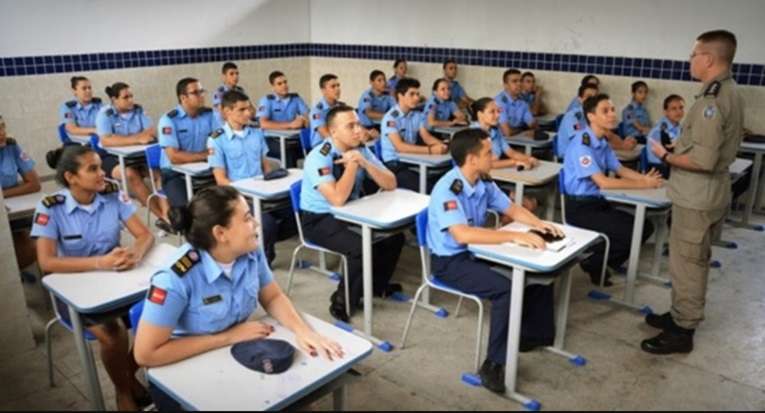 Ministério da Educação anuncia fim das escolas cívico-militares O governo federal irá encerrar o Programa Nacional das Escolas