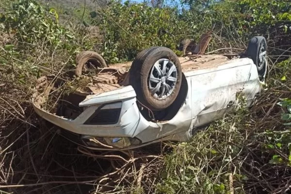 Policia: Mulher sequestrada se livra dos criminosos se fingindo de morta A motorista de transporte por aplicativo de 23 anos que foi