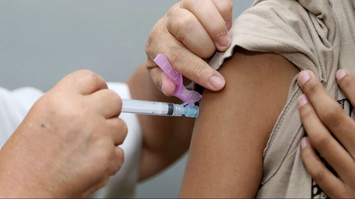 Volta às aulas: vacinação em dia ajuda na prevenção de doenças a O início do ano letivo sempre é um período de desafios. Espirro, tosse,
