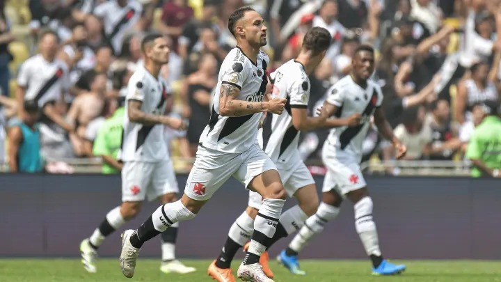 Brasileirão: Vasco vence no Maracanã e Flamengo vira no apagar das luzes O Vasco venceu o Atlético-MG por 1 a 0 na rodada de 20 do