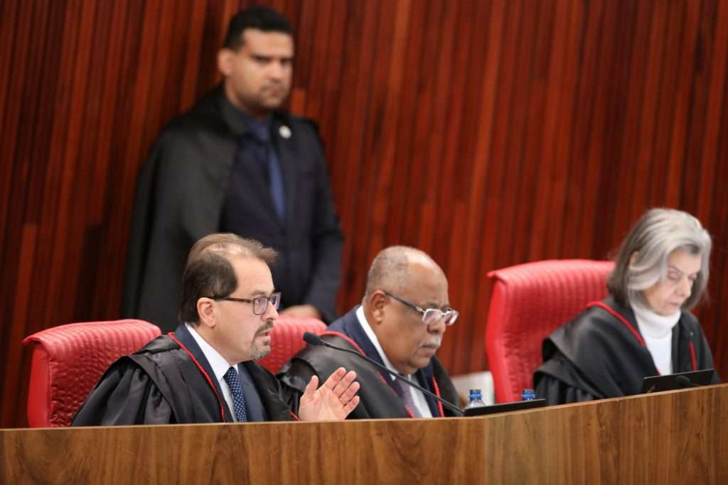 TSE retoma depoimentos em ação contra Bolsonaro Nesta segunda-feira (21), o TSE retoma os depoimentos de testemunhas em uma ação contra