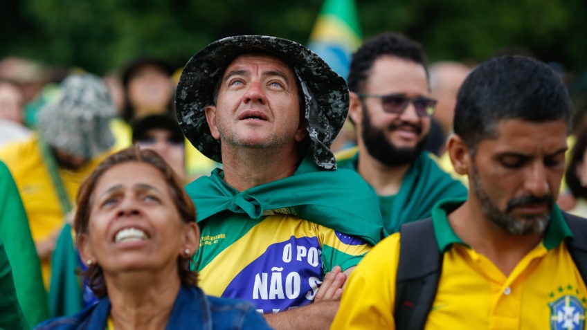 Eleitores de Bolsonaro se decepcionaram com as Forças Armadas? Uma pesquisa realizada nesta segunda-feira (21) pela Genial/Quaest revelou