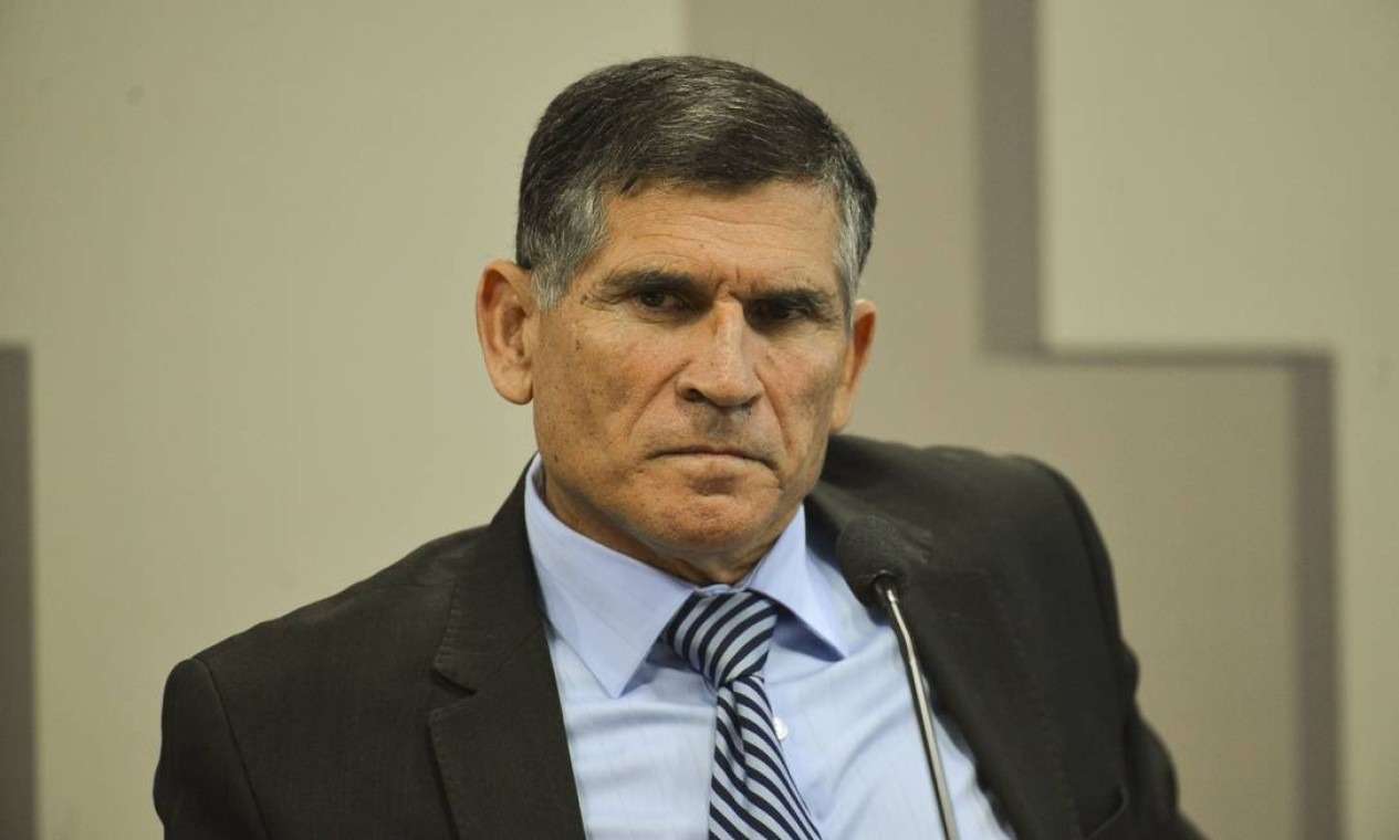 Santos Cruz: É difícil para Cid tomar medidas sem conhecimento de Bolsonaro. O ex-ministro da Secretaria de Governo, general Carlos Alberto