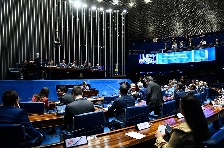 Governadores vão ao Senado para solicitar alterações na reforma tributária Governadores e vice-governadores participaram da sessão de debates