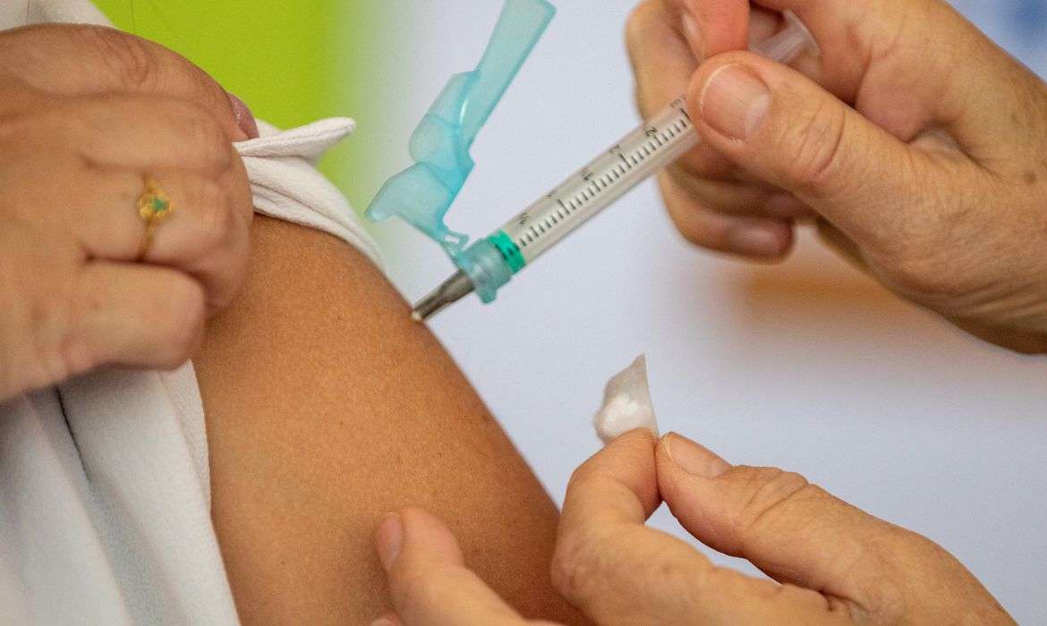 O Ministério da Saúde inicia uma campanha nacional de vacinação de crianças e adolescentes..Para atualizar o calendário de vacinas para