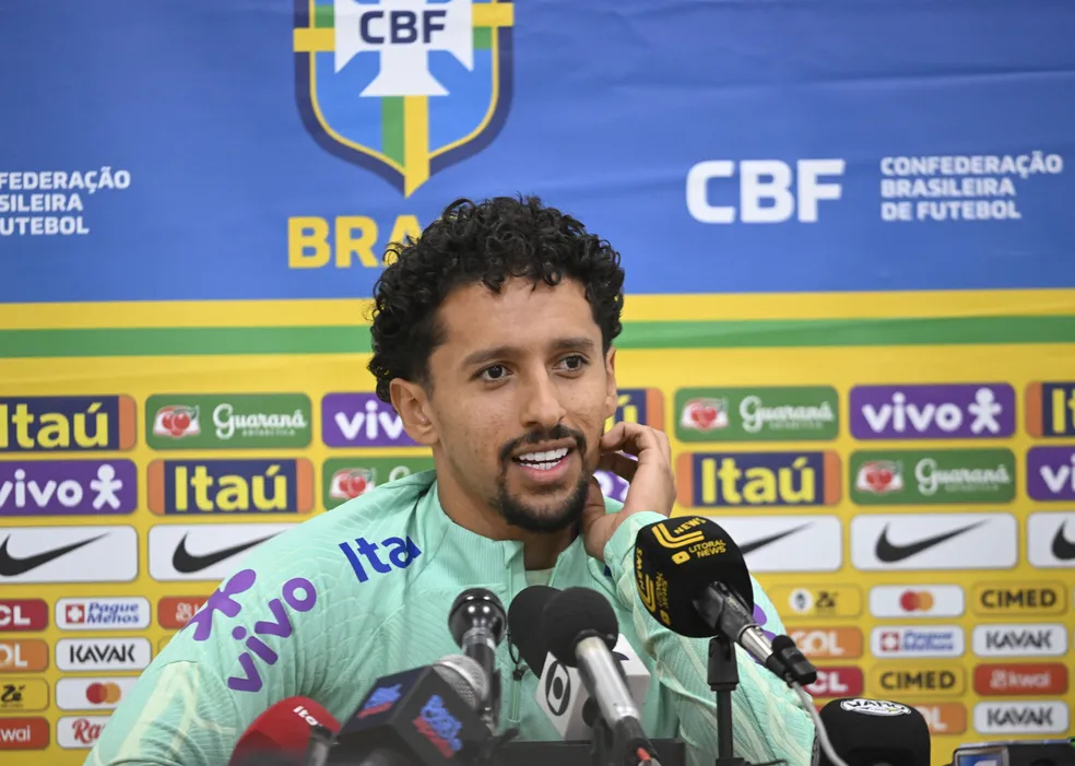 Seleção Brasileira: Marquinhos elogia filosofia de Diniz em Entrevista Os jogadores da seleção brasileira têm elogiado publicamente o técnico