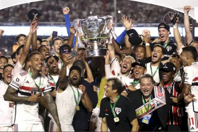 Campeão de tudo! São Paulo conquista sua primeira Copa do Brasil O São Paulo é campeão de tudo! O São Paulo de três Mundiais de Clubes,