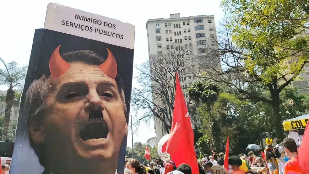Grupos pedirão fim da fome e prisão de Bolsonaro em 7 de setembro Nesta terça-feira (7), o feriado da Independência do Brasil é marcado por