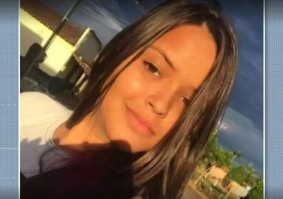 Jovem é morta dentro de sua casa no dia do seu aniversário, no Pará Uma jovem de nome Gabriela Lopes de Andrade foi assassinada dentro de sua